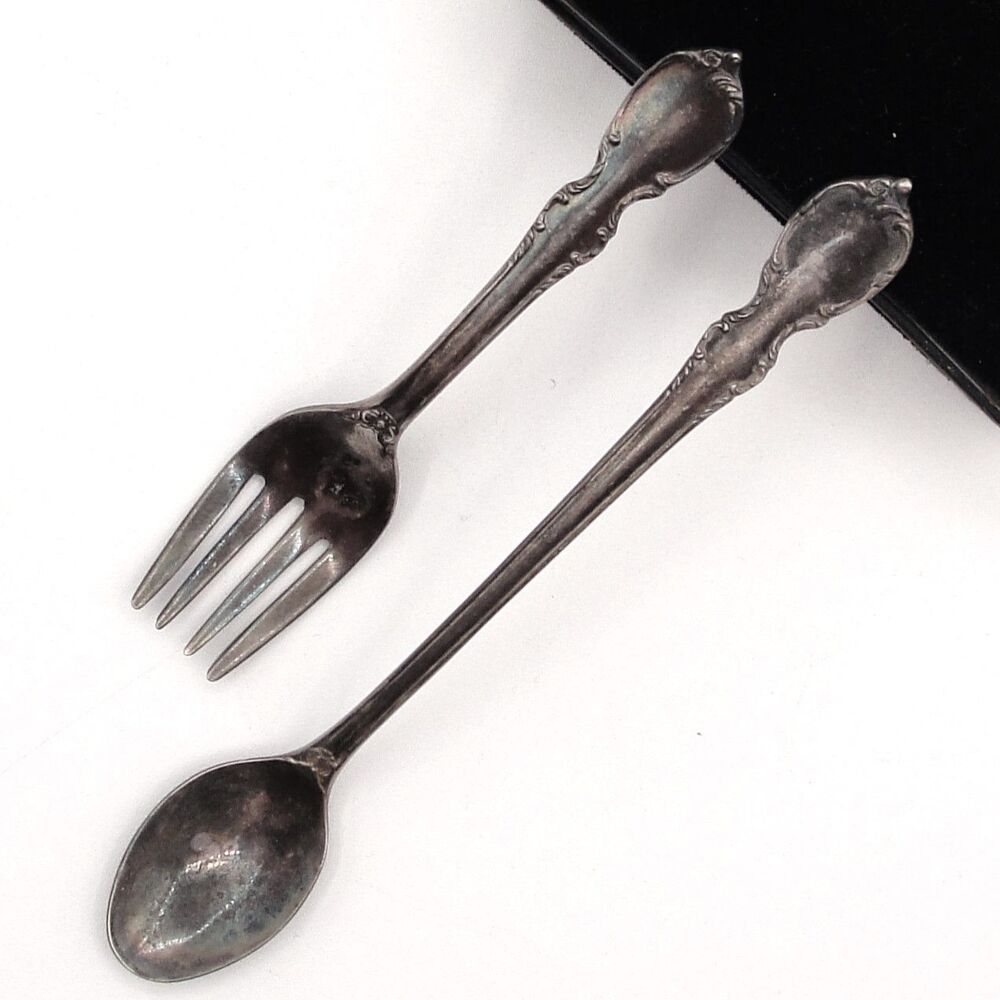 Vintage 1847 Rogers Bros Remembrance Silverplate Child Fork Spoon Set IS Ornate